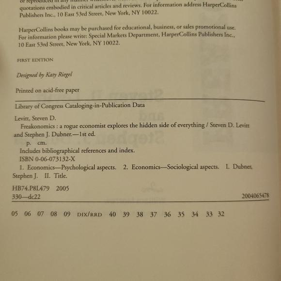 Freakonomics 1st Ed Hardcopy Rogue Economist Explores Hidden side of Everything - Picture 5 of 7